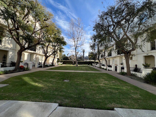 Photo - 142 Beach Side Ct Unit Beach Side CT.
