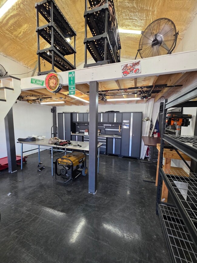 Photo - 7476 Woodland Trace Ct