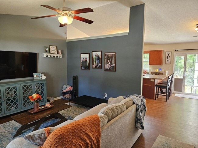 Photo - Beautiful unfurnished 3 bedroom 2 bath home in Sneads Ferry - Justice Farm community