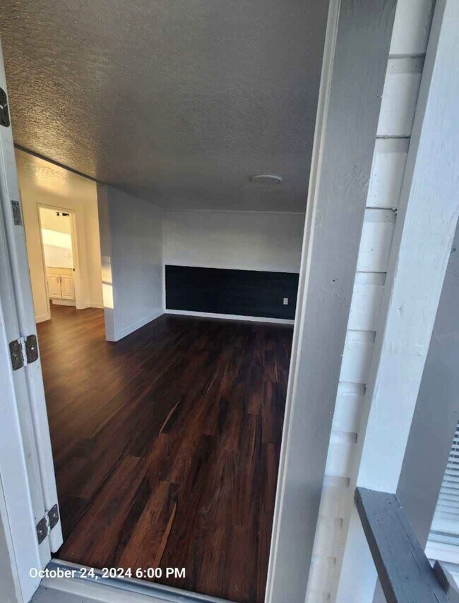 Photo - 615 Clearlake Rd