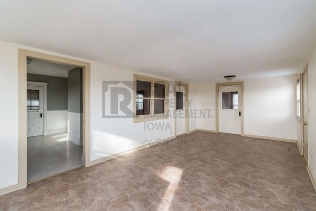 Photo - 1667 W Ave