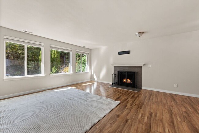 Photo - Stunning 4BR/2.5BA Home in Lake Forest Park ?