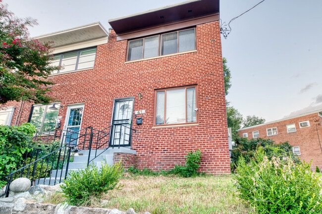 Building Photo - 41 Tuckerman St NW Rental