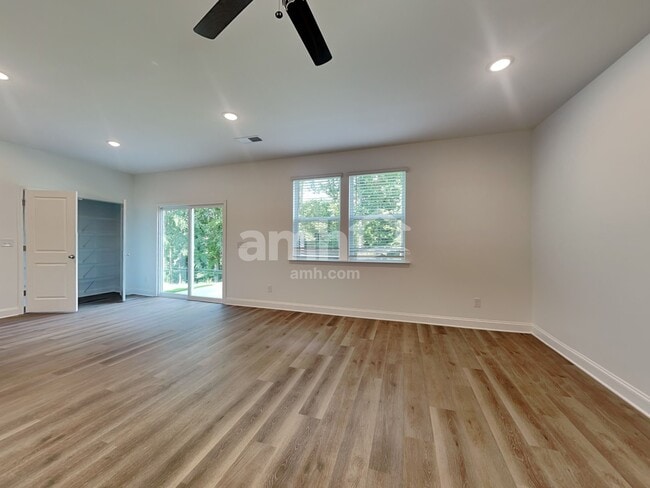 Photo - 4780 McDade Lane