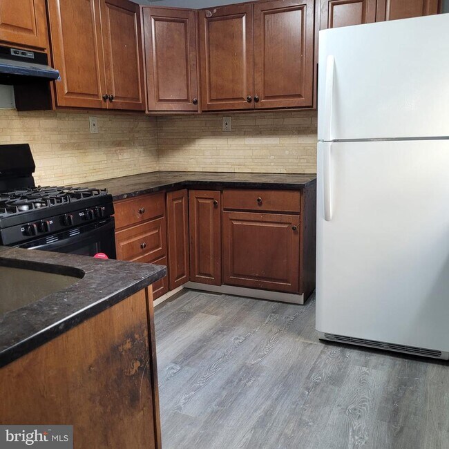 Photo - 2060 N Franklin St Townhome