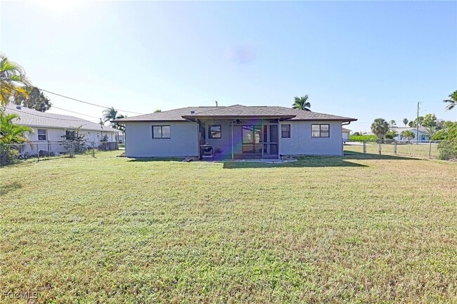 Building Photo - 629 SW Santa Barbara Pl