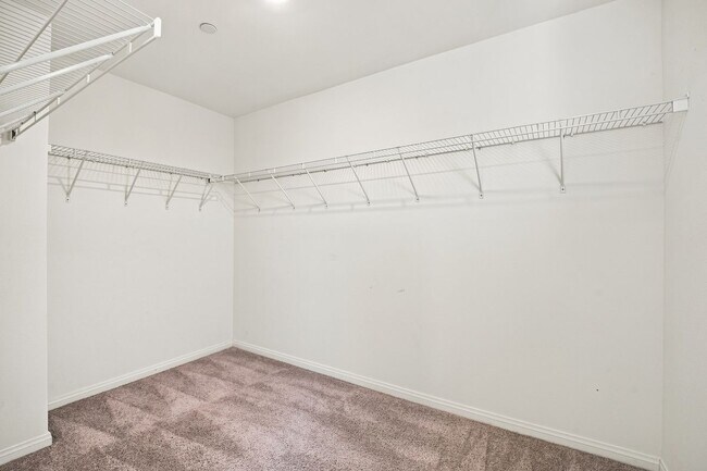 14053 Spurlock Ln Unit 4