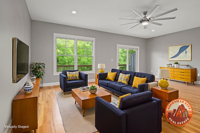 Beautiful & Modern 3-Bedroom Townhome near... - Beautiful & Modern 3-Bedroom Townhome near...