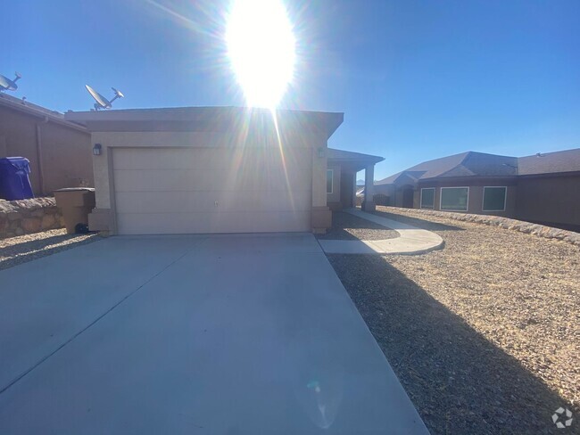 Building Photo - Cute Home in Parkhill Estates