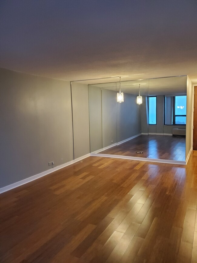 Photo - 5100 N Marine Dr Unidad 23F