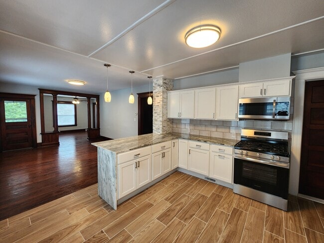 Building Photo - 260 Tennyson Ave Unit 260