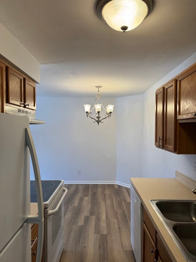 Photo - 28187 Raleigh Crescent Dr Unit 28187