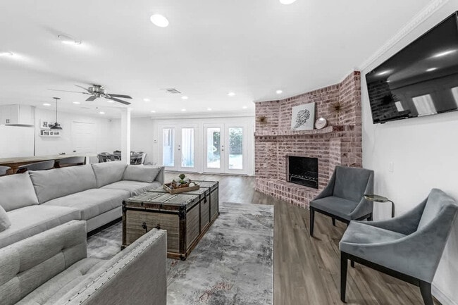 Building Photo - 5474 Imogene St