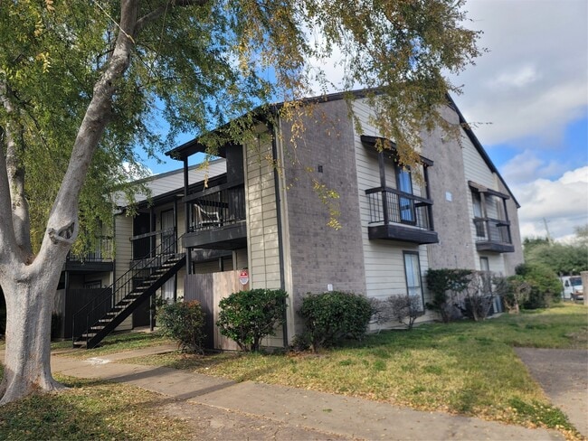 Building Photo - 12615 Brookglade Cir Unit 409