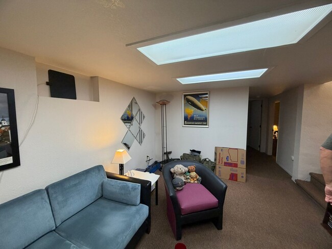 Photo - 1069 N Meridian Rd