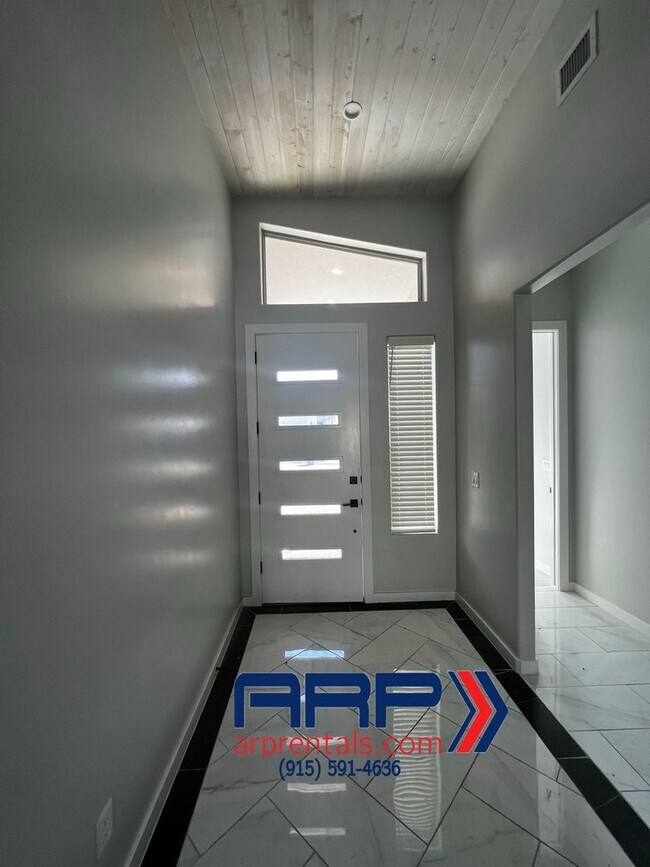 Photo - LUXURIOUS HOME FOR RENT
