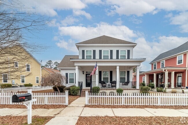 Building Photo - Lovely Riverwood Home