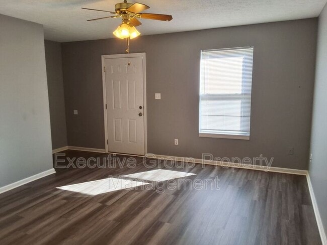 Photo - 1113 Crowne Pointe Dr