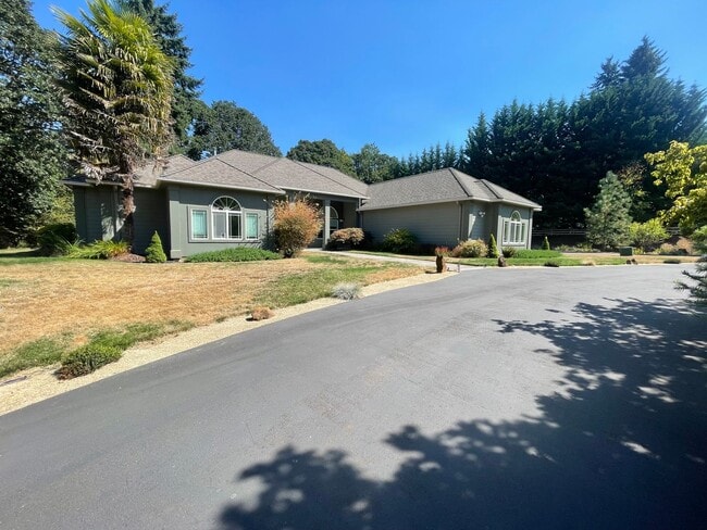Photo - Beautiful 4 Bedroom on 2.5 Acres!