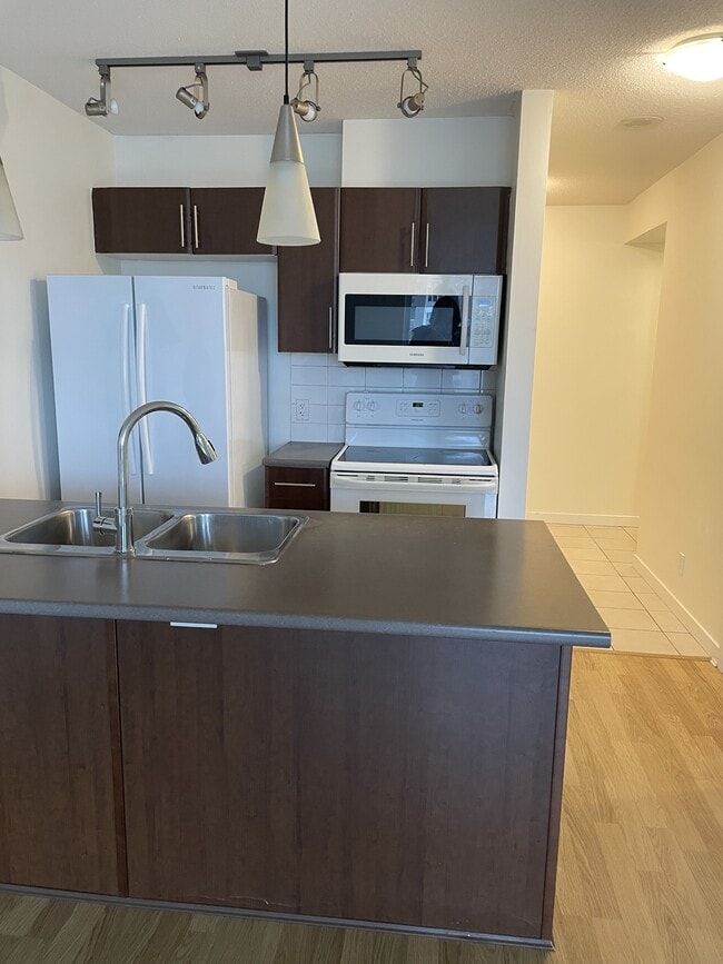 Photo - 1178 Heffley Crescent