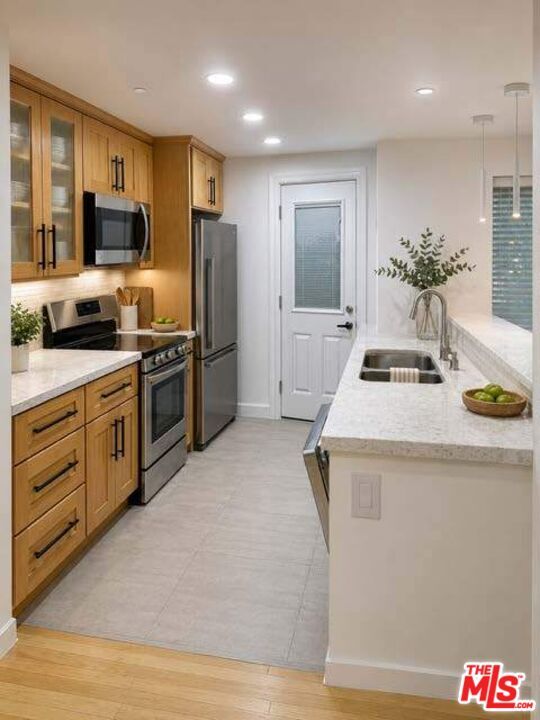 Photo - 1254 N Detroit St Unidad 1254