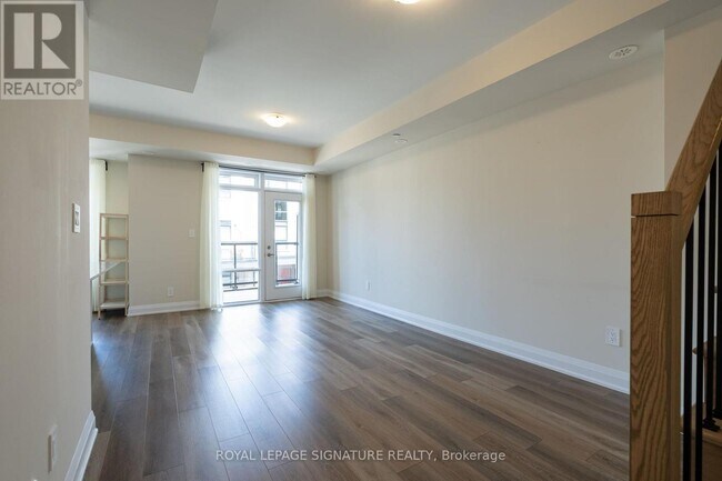 Photo - 1585 Rose Way