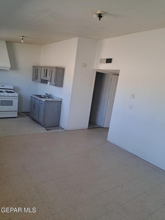 Photo - 623 NE Davis St