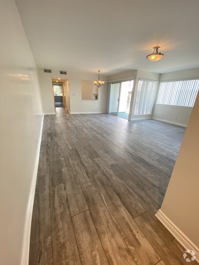 Building Photo - 832 11th St Rental