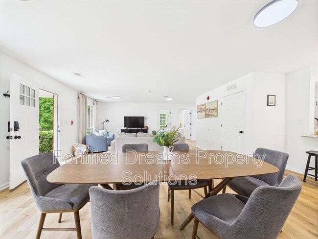 Photo - 355 Ransom Rd