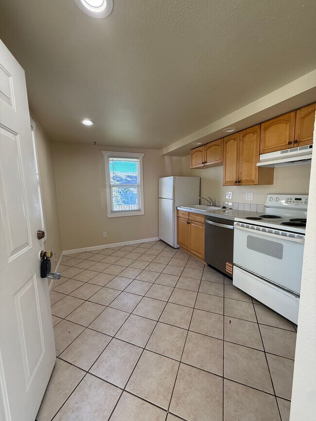 Photo - 913 52nd St SE Unit B