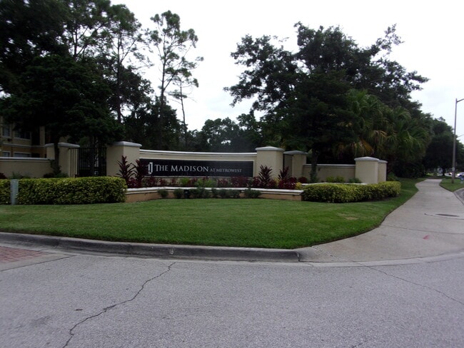 Building Photo - 2564 Robert Trent Jones Dr Unit Mdison