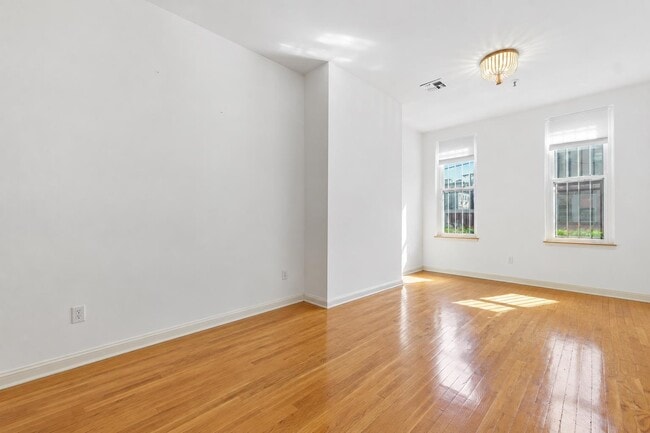 420 Monroe St Unit 1R