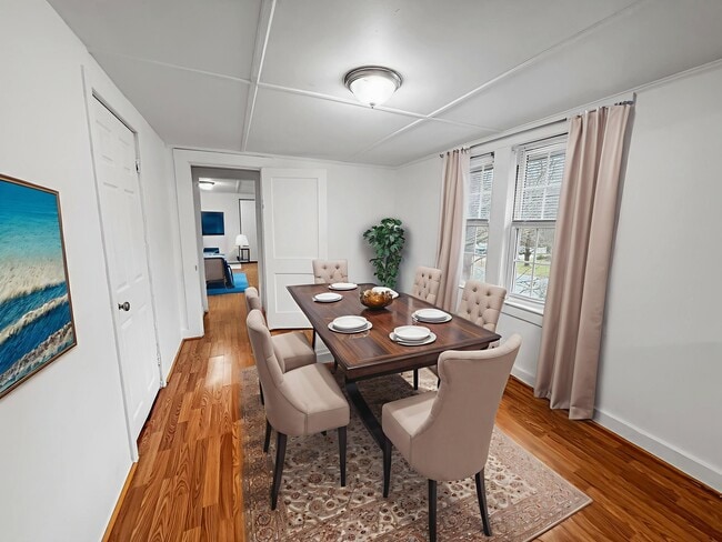 Photo - 230 King St Unit B