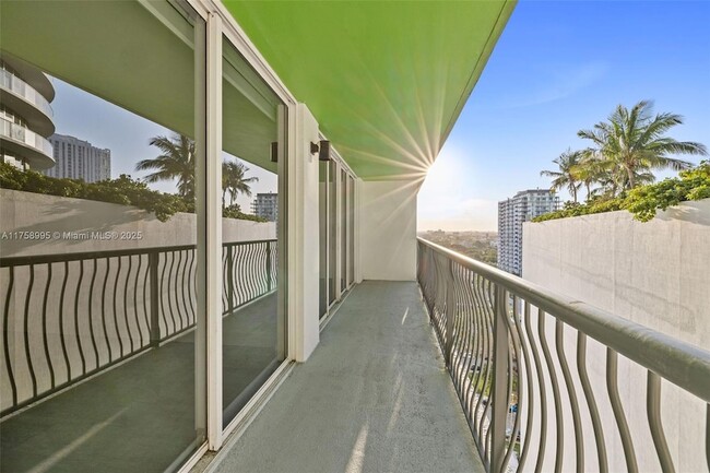 Photo - 1756 N Bayshore Dr Rental