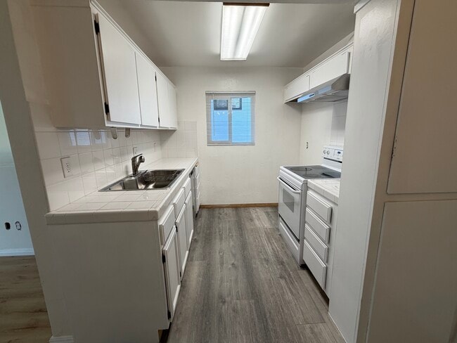 Photo - 1921 Harriman Ln Unidad #2