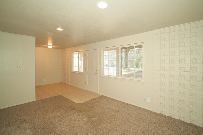 Photo - 109 S 9th St