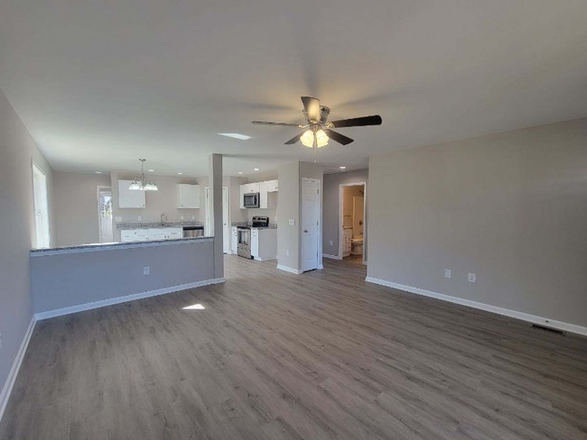 Photo - 605 Frank St