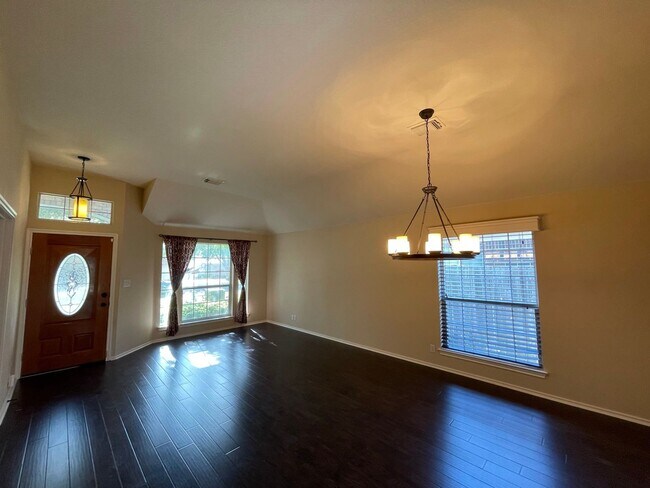 Photo - Beautiful single-story home in desirable Vista Oaks Subdivision