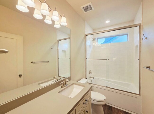 Photo - 1704/1706 Danny Boy Ln. Duplex Unit #1704