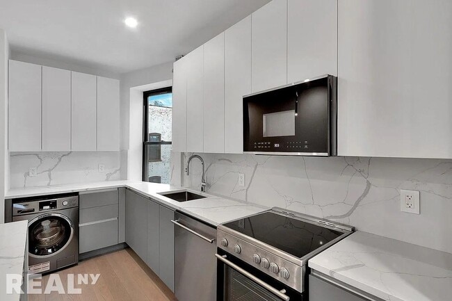 Photo - 19 Wyckoff St Unidad 13