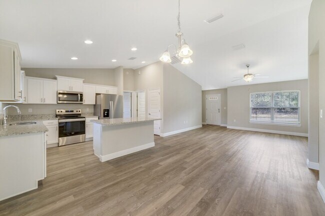 Photo - 8500 N Sussex Dr