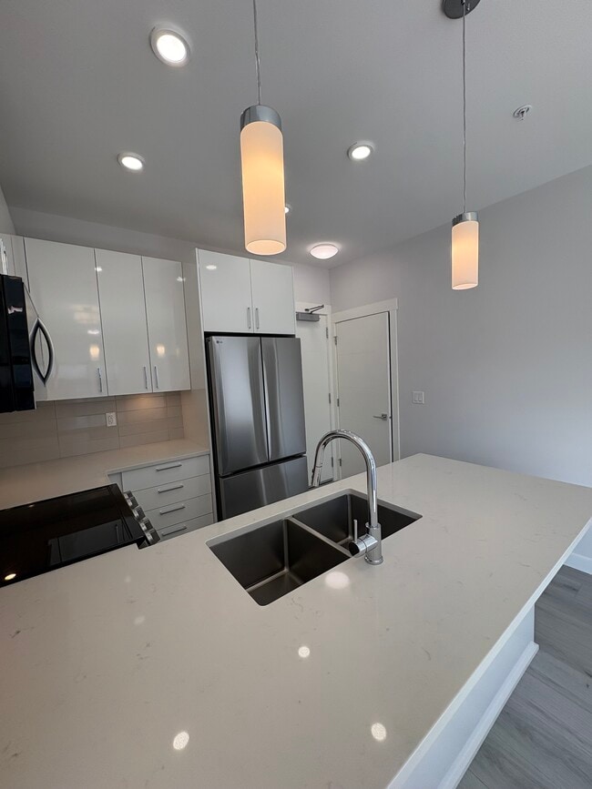 Photo - 33886 Pine St Unit 610