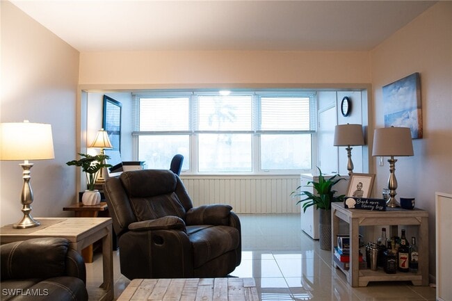 Building Photo - 1724 Pine Valley Dr Unit 204