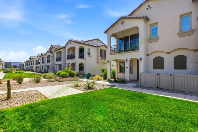 Photo - Fully-Furnished End Unit Gilbert Home in Warner Meadow Community