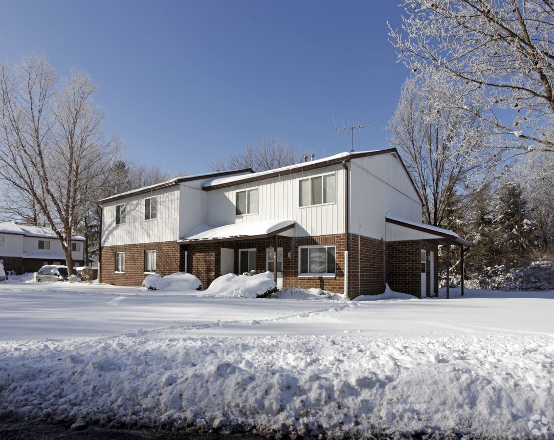 Willow Run Apartments - Willow Run Apartments