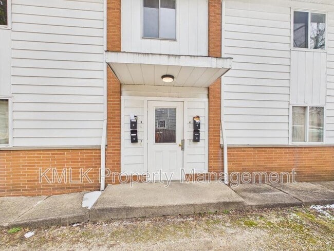 Photo - 22 W York St