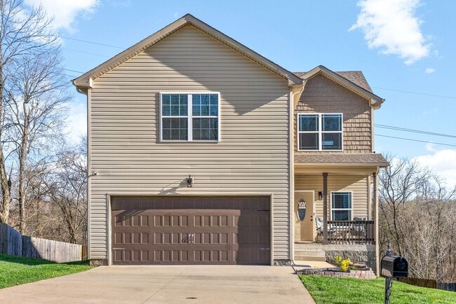 Building Photo - Pet Friendly Three Bedroom with Bonus!