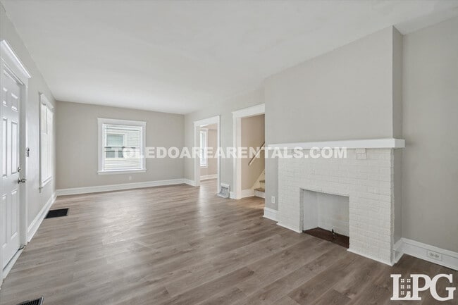 Photo - 2907 Rockwood Pl