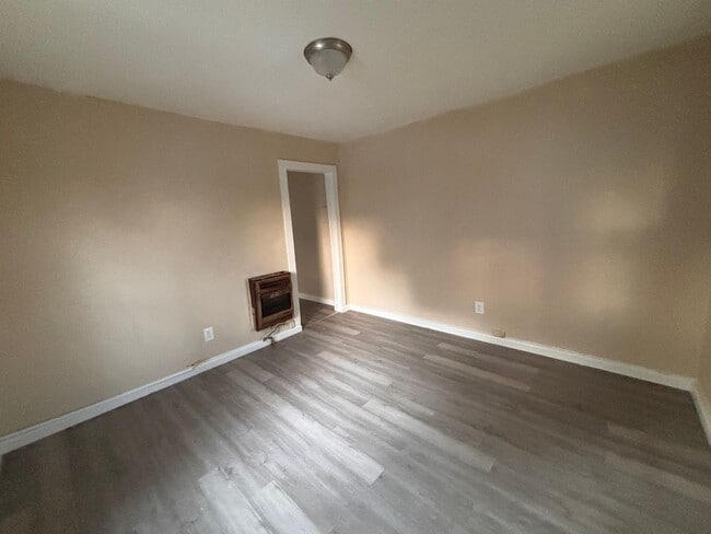 Photo - 404 E 19th St Unidad B