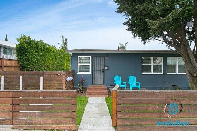 Building Photo - 4323-4333 Gresham St - 1405 Grand Ave